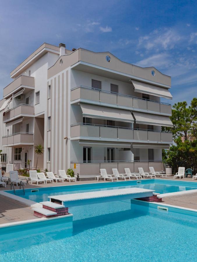 Holiday Club Residence Alba Adriatica Ngoại thất bức ảnh